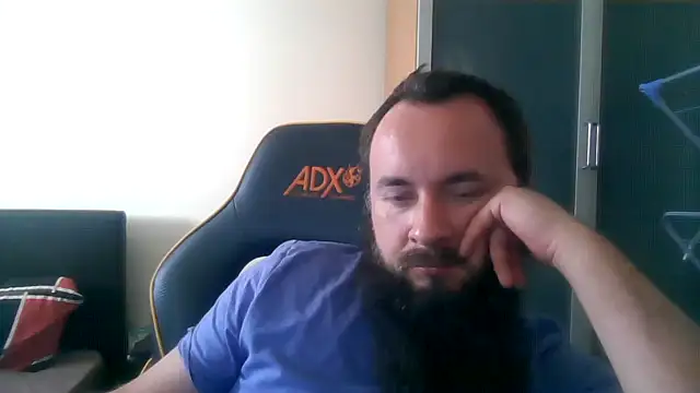 Snapshot of LondonMan1988 chatting on 30, 5, 2026 LondonMan1988 online show from 30, 5, 2026