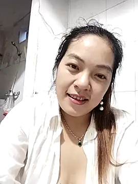 Snapshot of naop04 chatting on 15, 10, 2025 naop04 online show from 15, 10, 2025