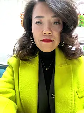 anna yngs online show from 10, 11, 2025