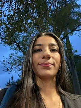 -juicy  online show from 7, 2, 2026