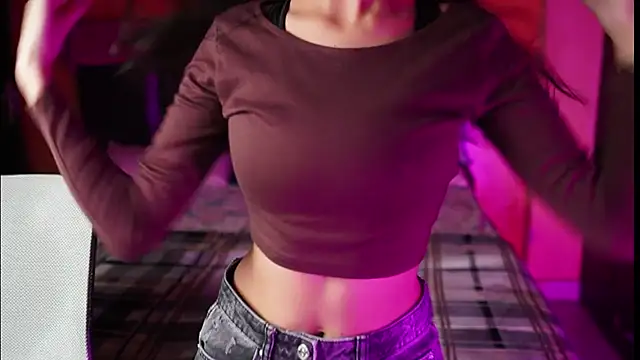 Snapshot of NidhiChandra chatting on 17, 9, 2025 NidhiChandra online show from 17, 9, 2025