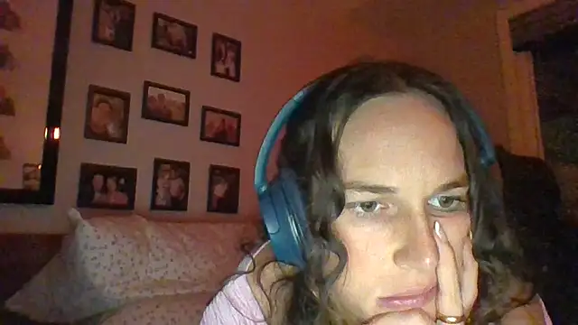 Snapshot of forbiddenbabygirl chatting on 4, 11, 2025 forbiddenbabygirl online show from 4, 11, 2025