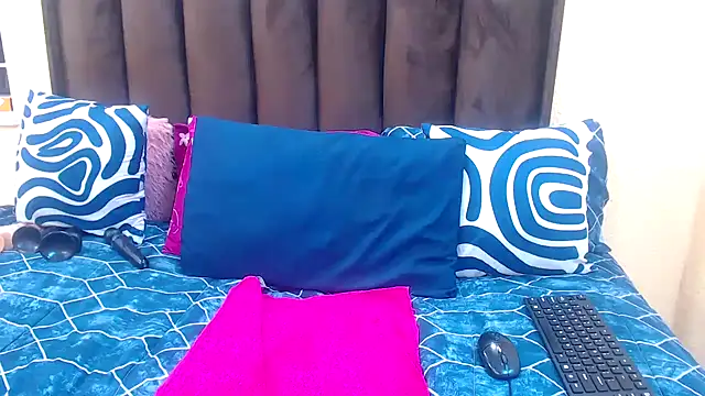 AfricanQueenxx40 online show from 11, 2, 2026