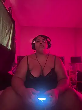 Snapshot of 1n0nlythroat chatting on 23, 6, 2026 1n0nlythroat online show from 23, 6, 2026