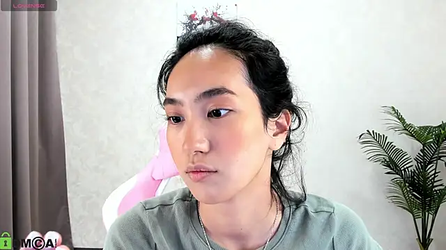 FlirtyAura online show from 10, 11, 2025