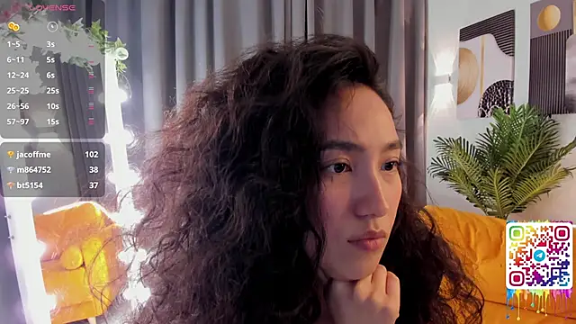 FlirtyAura online show from 22, 4, 2026