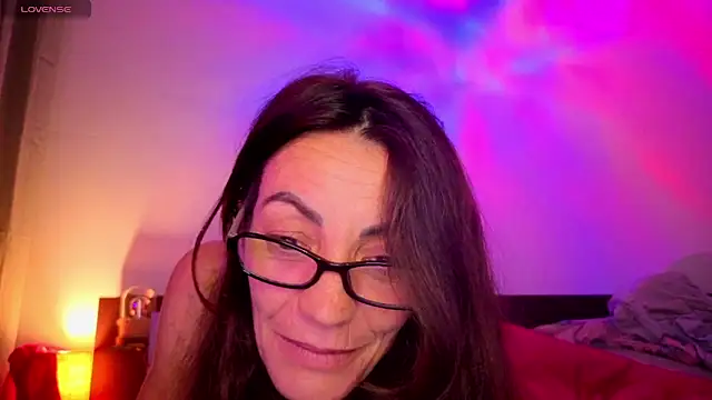Eimikuro11 online show from 13, 10, 2025