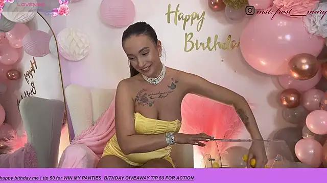 Snapshot of MeryFrost chatting on 2, 10, 2025 MeryFrost online show from 2, 10, 2025