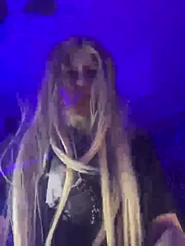 Akira-ivy online show from 21, 9, 2025