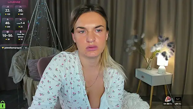 Snapshot of Marie_Ellie chatting on 1, 10, 2025 Marie Ellie online show from 1, 10, 2025