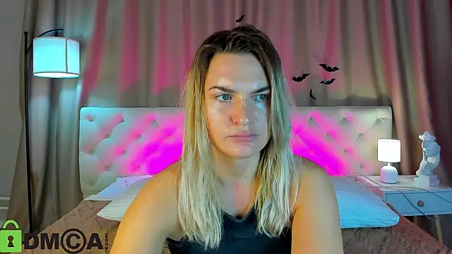 Snapshot of Marie_Ellie chatting on 10, 11, 2025 Marie Ellie online show from 10, 11, 2025