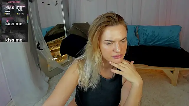 Snapshot of Marie_Ellie chatting on 12, 11, 2025 Marie Ellie online show from 12, 11, 2025