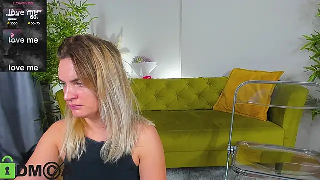 Snapshot of Marie_Ellie chatting on 18, 11, 2025 Marie Ellie online show from 18, 11, 2025