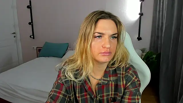 Snapshot of Marie_Ellie chatting on 23, 3, 2026 Marie Ellie online show from 23, 3, 2026