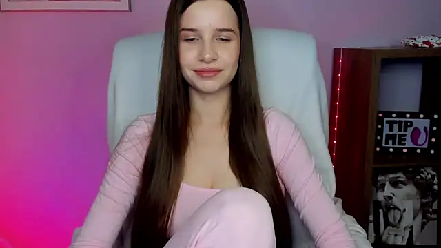 LuxMaya online show from 10, 4, 2026