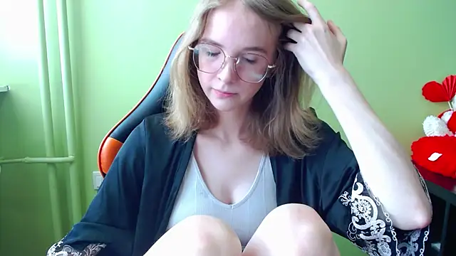 juicyPenny online show from 17, 4, 2026