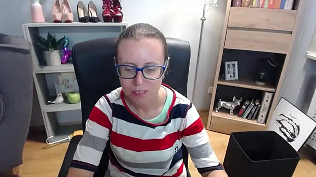 sweetxLizzy online show from 11, 9, 2025