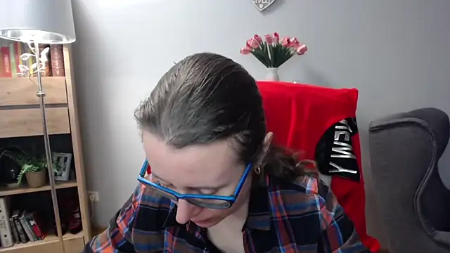 sweetxLizzy online show from 9, 4, 2026