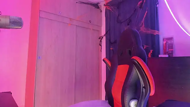 Snapshot of CorvisXnc0012 chatting on 2, 11, 2025 CorvisXnc0012 online show from 2, 11, 2025