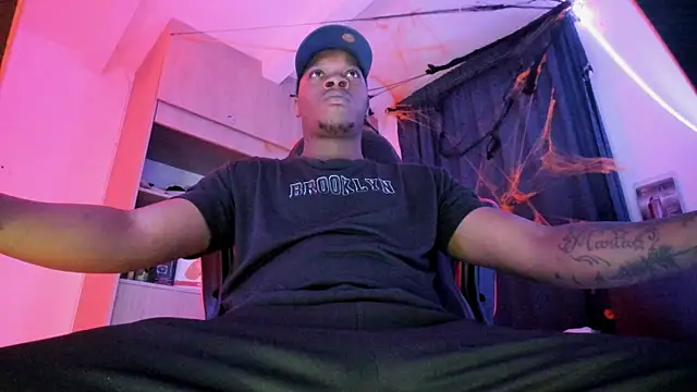 Snapshot of CorvisXnc0012 chatting on 4, 11, 2025 CorvisXnc0012 online show from 4, 11, 2025