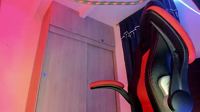 Snapshot of CorvisXnc0012 chatting on 13, 11, 2025 CorvisXnc0012 online show from 13, 11, 2025