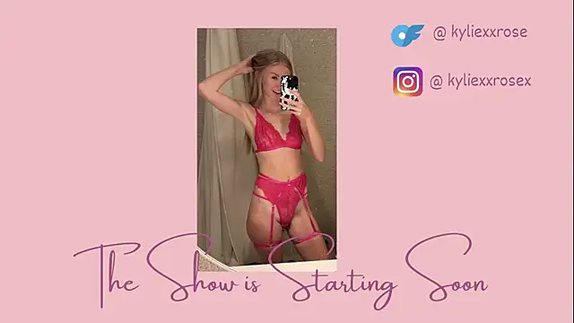 Snapshot of kyliexxrose chatting on 21, 10, 2025 kyliexxrose online show from 21, 10, 2025