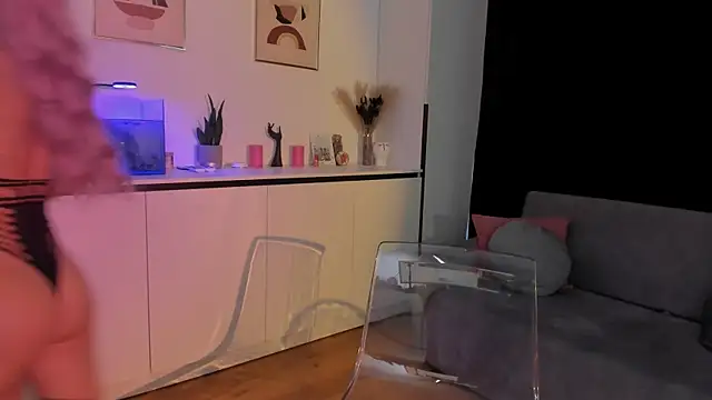 EvaBllake online show from 9, 10, 2025