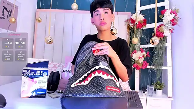 Jim twink online show from 4, 12, 2025