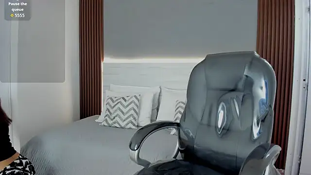 Snapshot of Emmy_Meadows chatting on 3, 11, 2025 Emmy Meadows online show from 3, 11, 2025