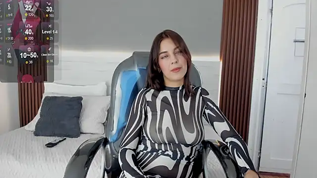 Snapshot of Emmy_Meadows chatting on 5, 11, 2025 Emmy Meadows online show from 5, 11, 2025