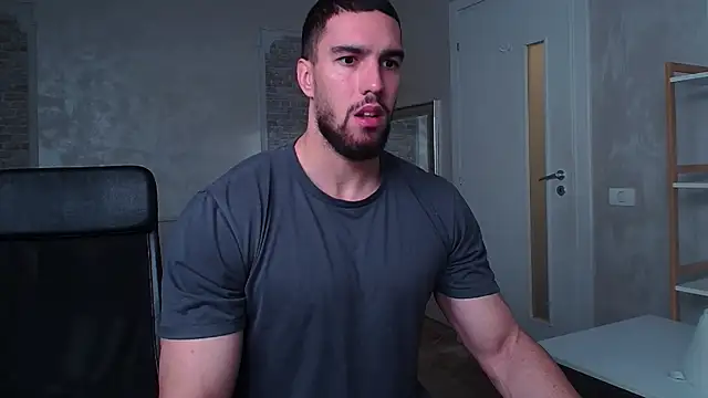 Snapshot of IvanHydee chatting on 28, 10, 2025 IvanHydee online show from 28, 10, 2025