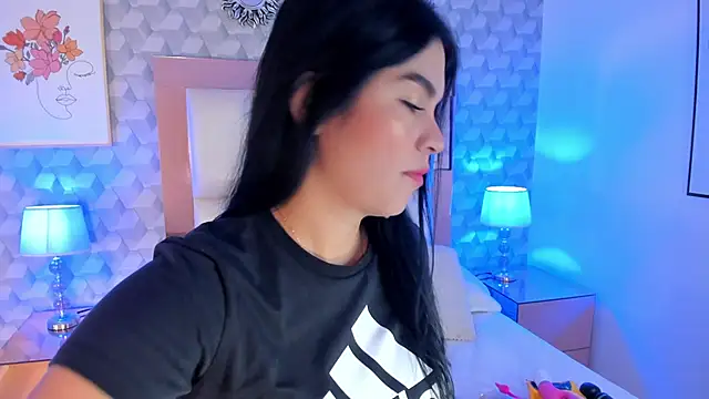 Sasha  sims   online show from 5, 12, 2025