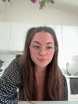 Snapshot of liloush__ chatting on 20, 4, 2026 liloush online show from 20, 4, 2026