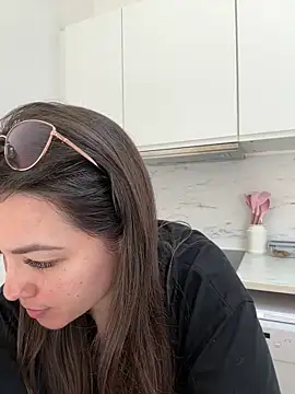 Snapshot of liloush__ chatting on 20, 5, 2026 liloush online show from 20, 5, 2026