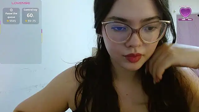 Snapshot of Valentina2390 chatting on 1, 8, 2026 Valentina2390 online show from 1, 8, 2026