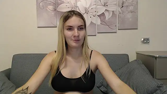 Snapshot of ProstoMaria chatting on 1, 10, 2025 ProstoMaria online show from 1, 10, 2025