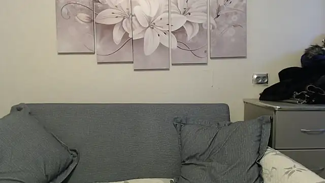 Snapshot of ProstoMaria chatting on 6, 10, 2025 ProstoMaria online show from 6, 10, 2025