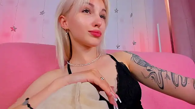 Snapshot of LisaFoxyMe chatting on 14, 6, 2026 LisaFoxyMe online show from 14, 6, 2026