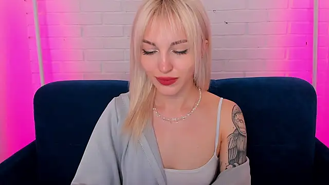 Snapshot of LisaFoxyMe chatting on 9, 7, 2026 LisaFoxyMe online show from 9, 7, 2026