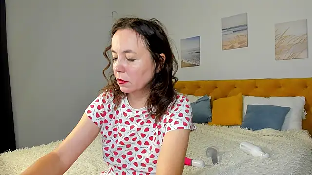 Kira Adler online show from 12, 10, 2025