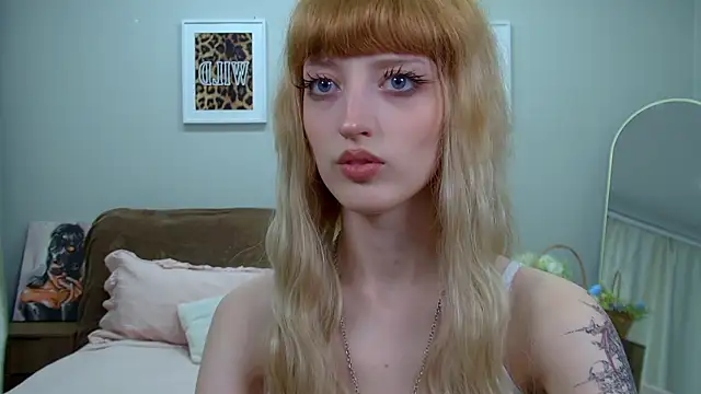 MistyMarlo online show from 18, 4, 2026