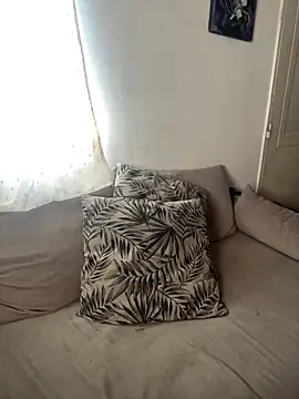 Snapshot of TatiTits chatting on 17, 12, 2025 TatiTits online show from 17, 12, 2025