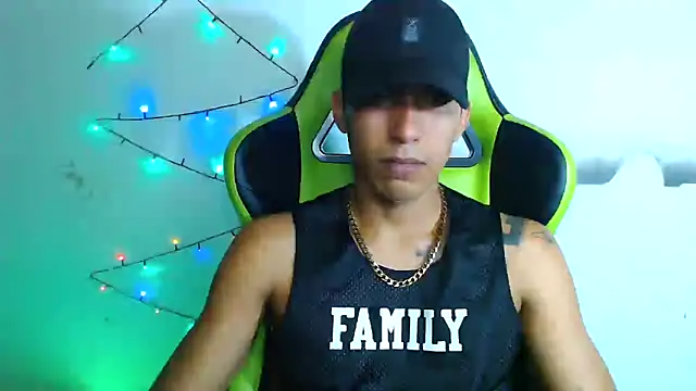 Snapshot of sensualduo chatting on 12, 12, 2024 sensualduo online show from 12, 12, 2024