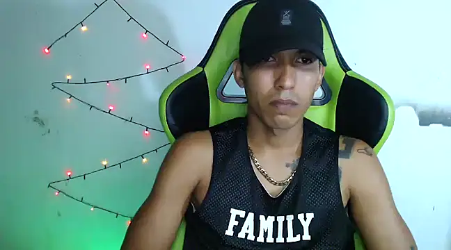 Snapshot of sensualduo chatting on 12, 12, 2024 sensualduo online show from 12, 12, 2024