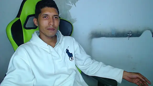 Snapshot of sensualduo chatting on 6, 1, 2025 sensualduo online show from 6, 1, 2025