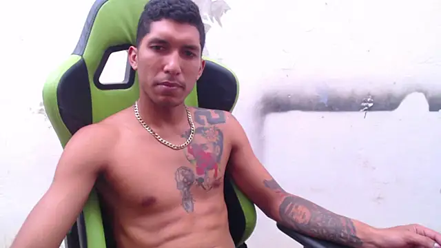 Snapshot of sensualduo chatting on 6, 1, 2025 sensualduo online show from 6, 1, 2025