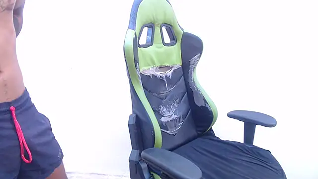 Snapshot of sensualduo chatting on 9, 9, 2025 sensualduo online show from 9, 9, 2025