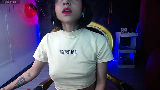 Sweettpleasure online show from 13, 9, 2025