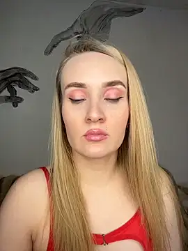 KiraBerht online show from 21, 3, 2026