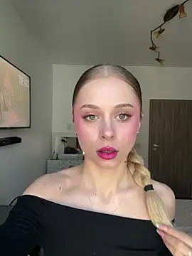 BabyAnais online show from 31, 10, 2025